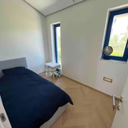 Sea View 2 Bedroom *
