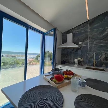 Sea View 2 Bedroom ポルトローシュ