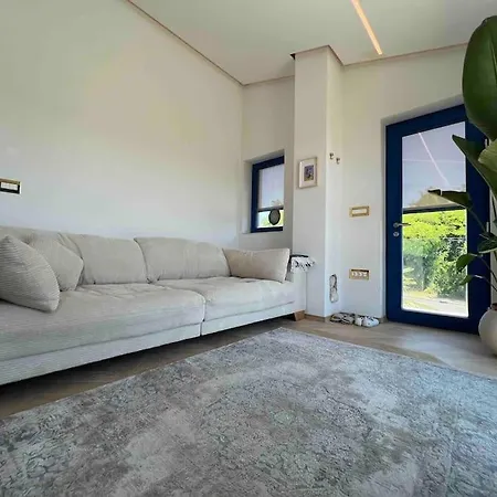 Sea View 2 Bedroom *
